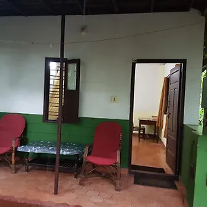 https://palmy-lake-resort.kerala-hotels.net
